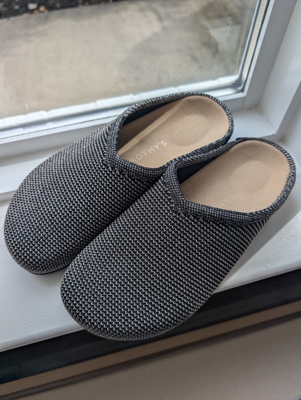 RARE Rothy's The Casual Clog Metallic Silver/Black Size 9